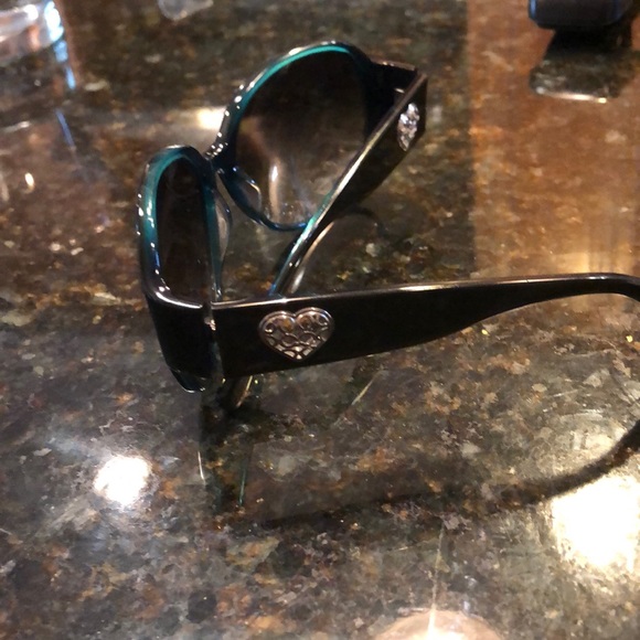 Coach sunglasses - Picture 3 of 5